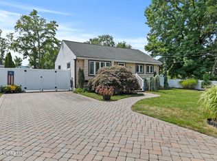 40 Pearce Ave, Eatontown, NJ 07724