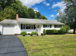 20 Dogwood Ln, Newington, CT 06111