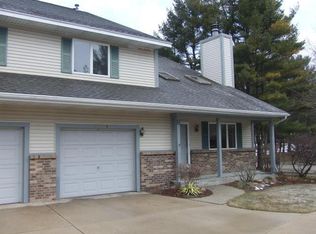 17557 Parkwood UNIT B, Spring Lake, MI 49456