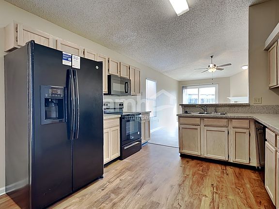 4th image of 1773 Dartmouth Dr