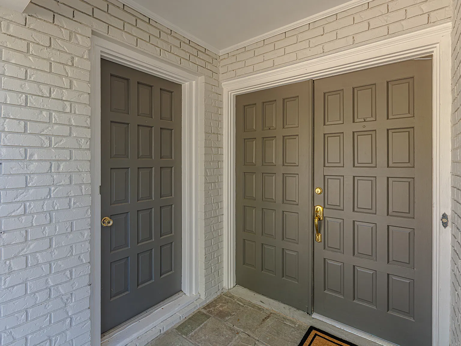 4 bed, 1985 sqft, $2,600 — Photo 2