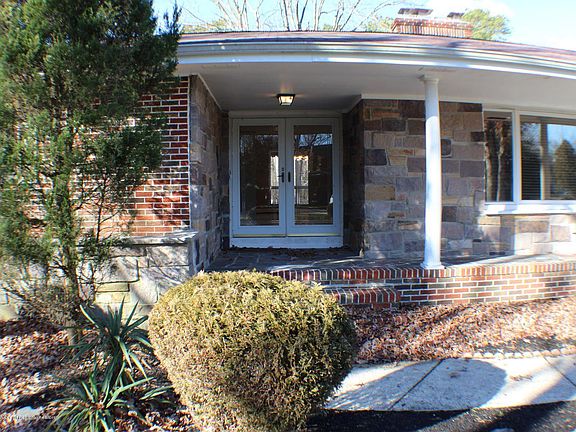 3rd image of 258 Quail Ln N