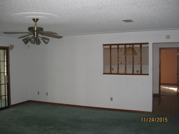 4th image of 407 Marion Oaks Ln