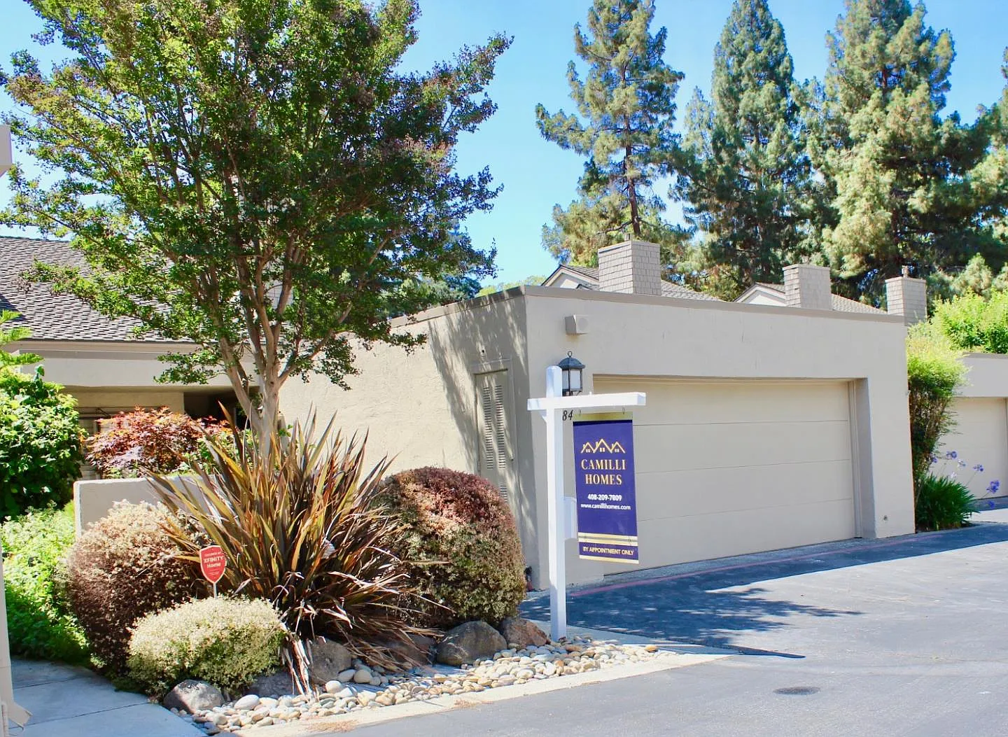 1584 Whiterock Cir photo 1