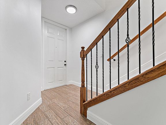 5th image of 3140 Waterside Cir
