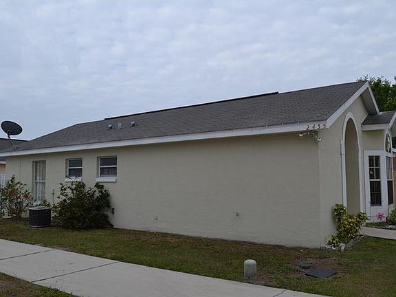 3rd image of 2455 Harbor Town Dr