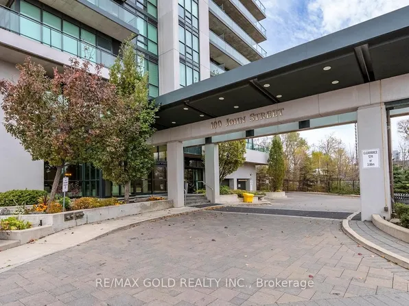 100 John St #2407, Brampton, ON L6W 0A8