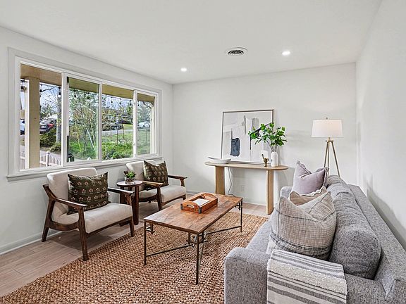 4th image of 1601 Lethia Dr