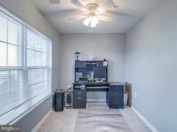 3rd image of 21847 Jarvis Sq
