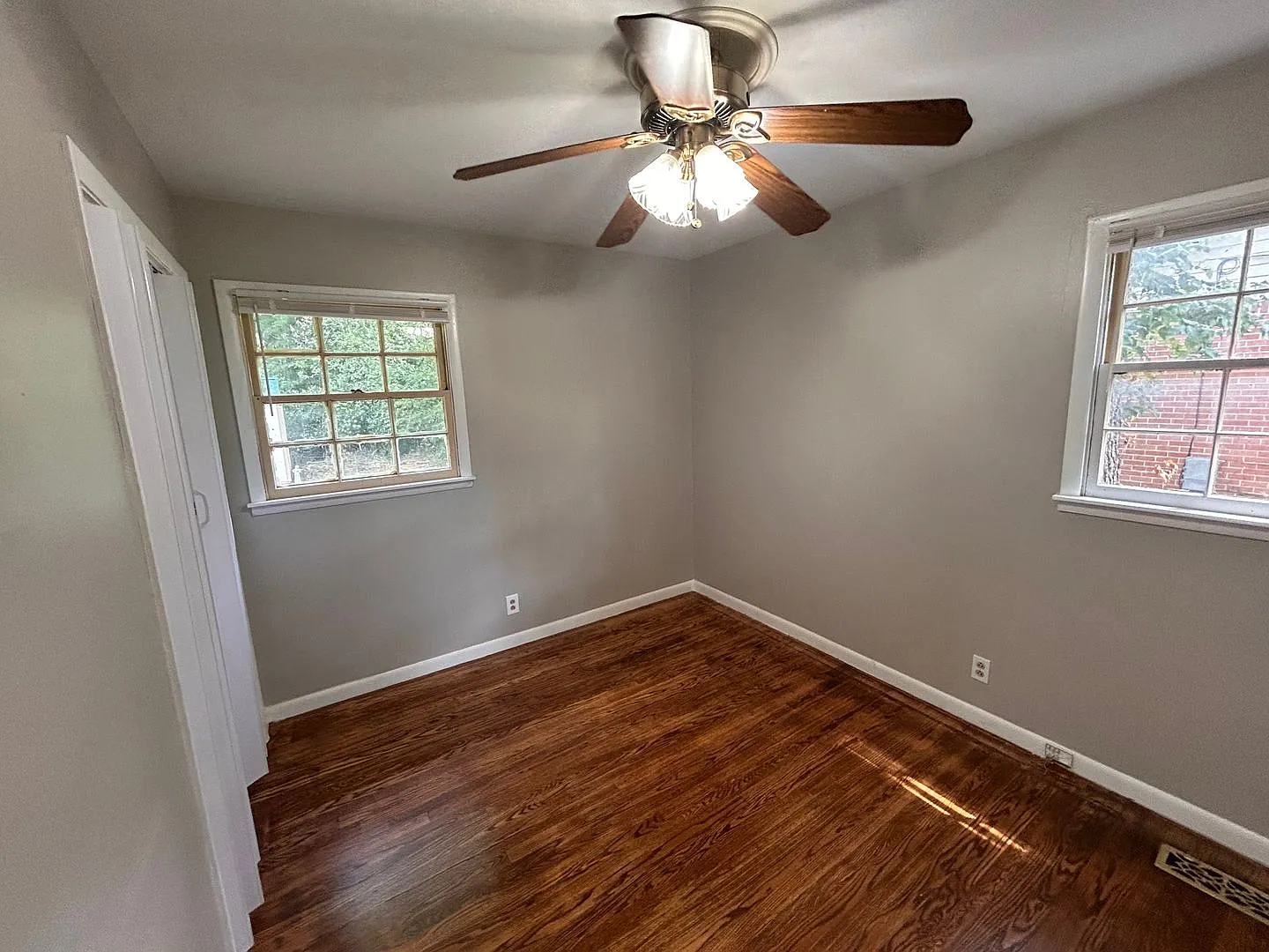 3BR 1.5BA brick home with garage and great yard. — Photo 2