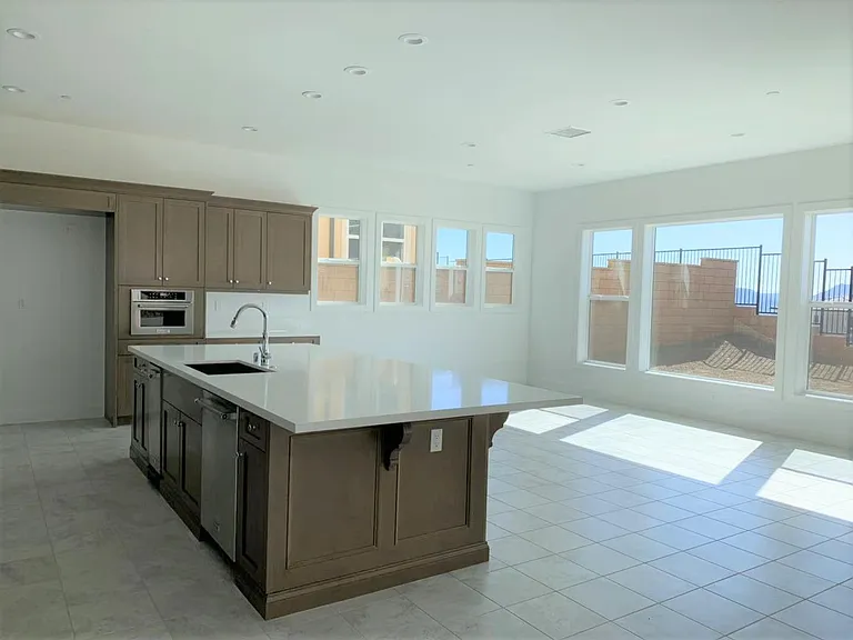 12015 Estrella Pl — Photo 8