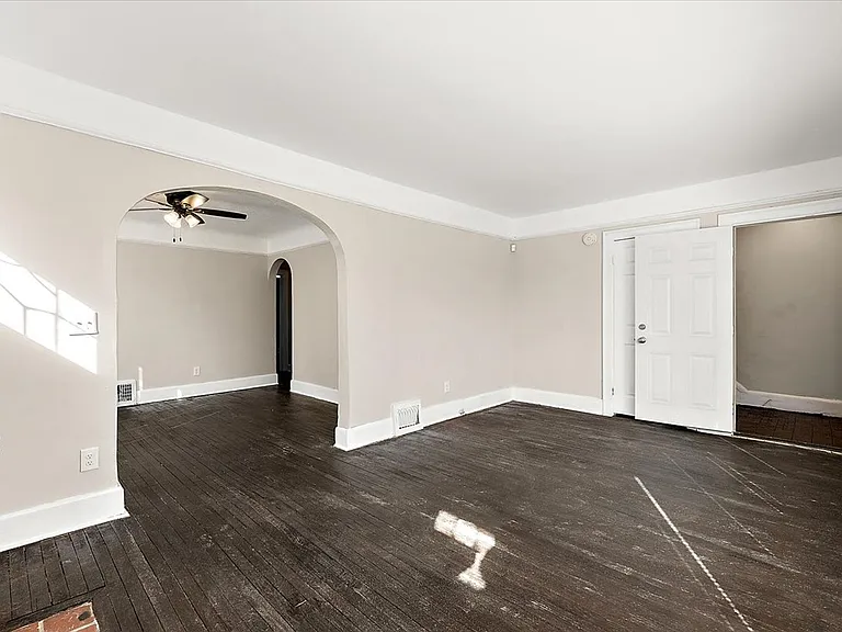 5741 Lakewood St — Photo 14