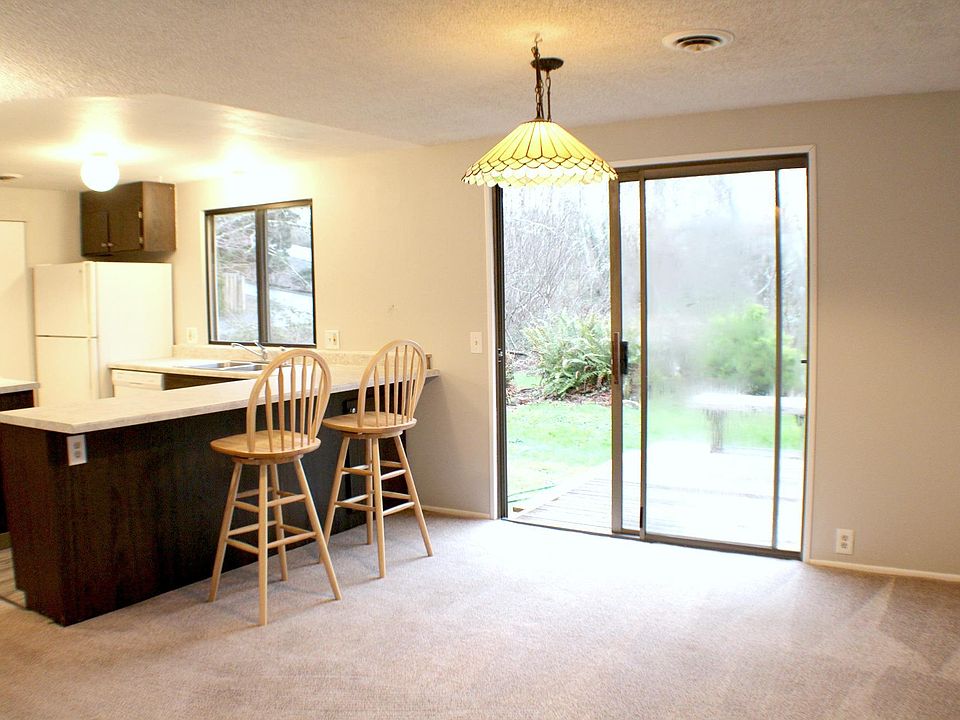 Kitchen & Dinning room 