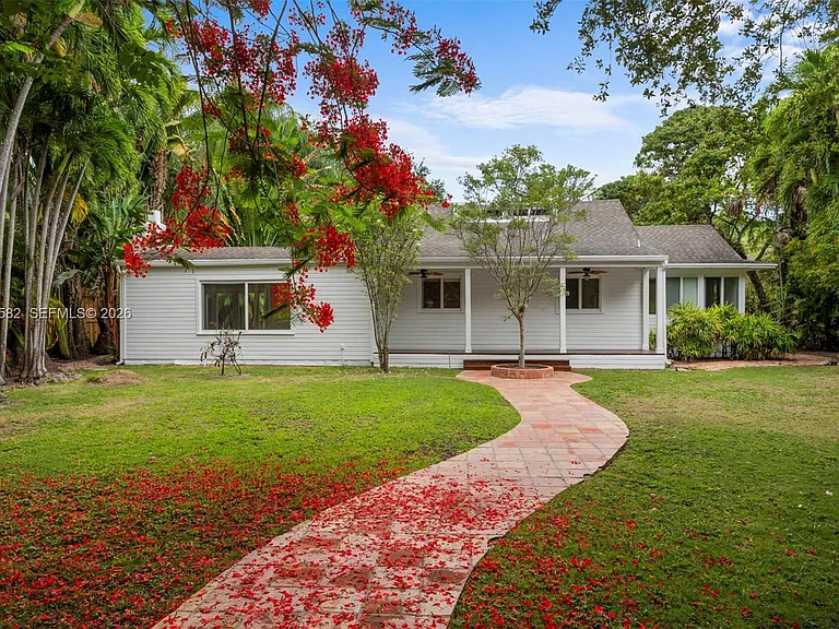 3945 Loquat Ave — Photo 40
