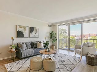 4977 Battery Ln APT 813, Bethesda, MD 20814