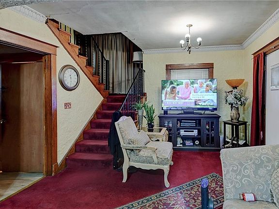 4th image of 2110 Benton Blvd