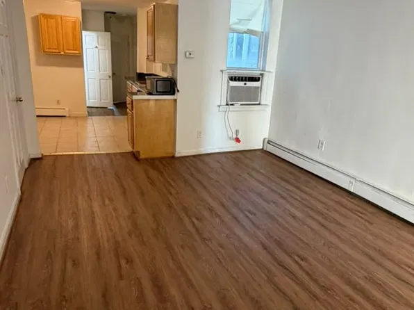 917 Maple Ter, Darby, PA