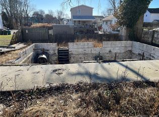 25 Lincoln Ct, New London, CT 06320