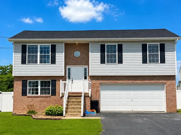1004 Nash Ct, Martinsburg, WV 25401
