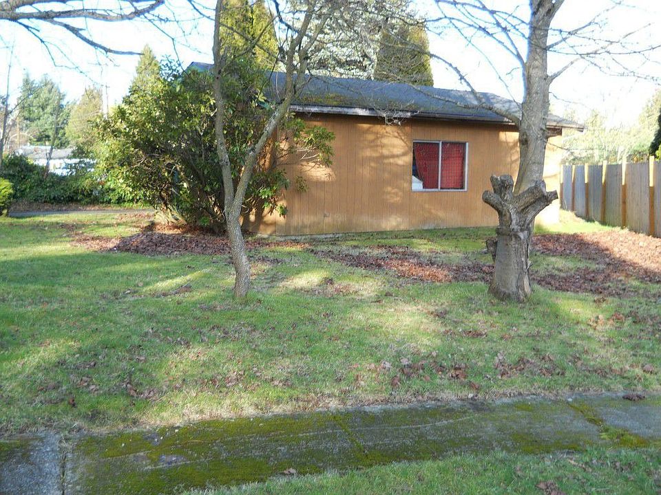 2nd image of 401 Pioneer Dr