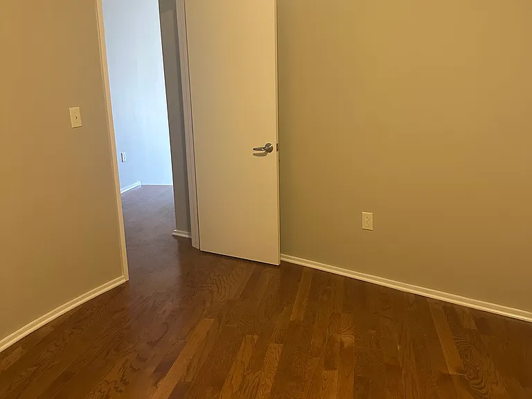 440 Walnut St #402 — Photo 13