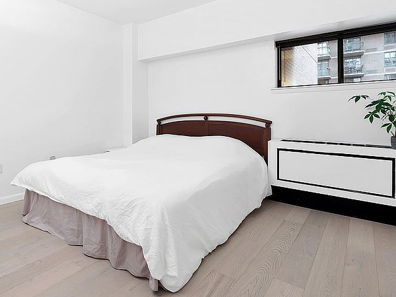 5th image of 350 Albany St APT 5R