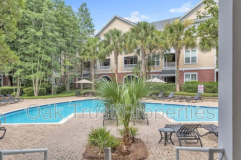 1 bed, 1.0 bath, 756 sqft, $1,595 — Photo 1