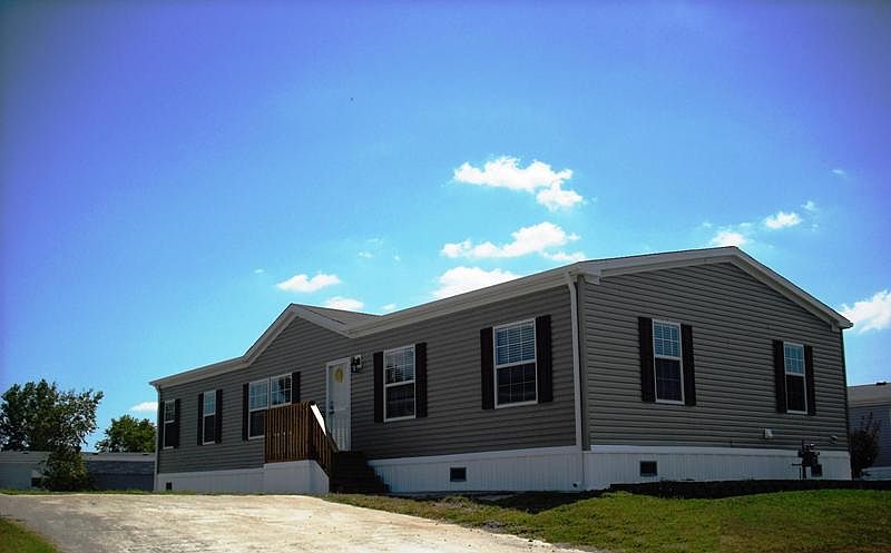 2nd image of 14 Teal St