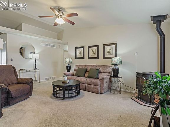 5th image of 338 E Fraser Dr