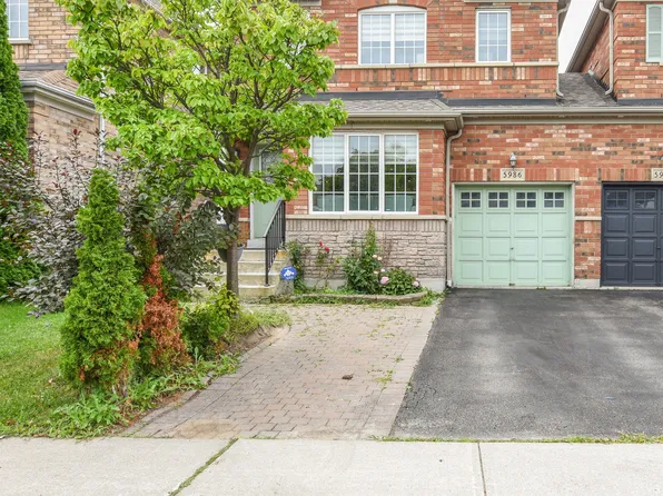 5986 Long Valley Rd, Mississauga, ON L5M 6K4