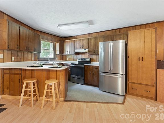 2nd image of 188 Woodfern Dr #11