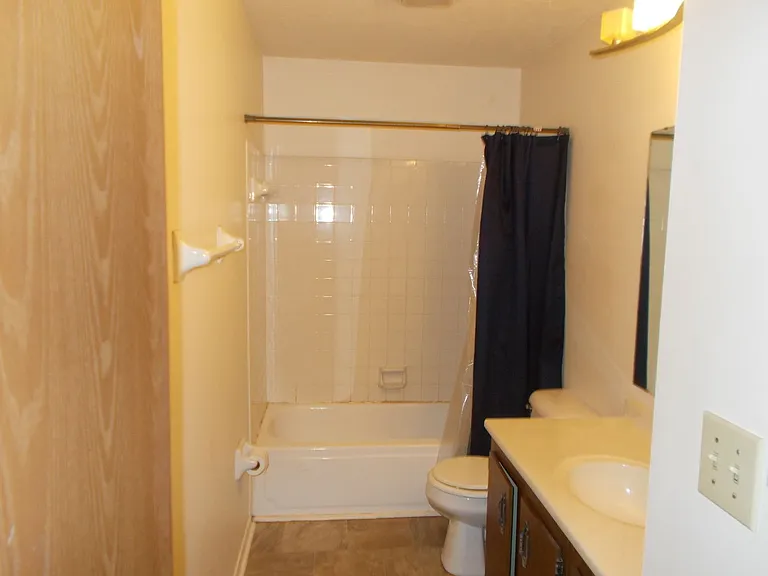 223 S 48th St — Photo 10