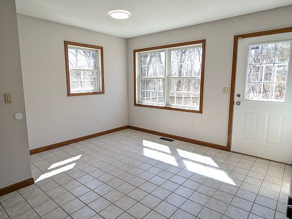 3rd image of 1575 Highland Ave #7