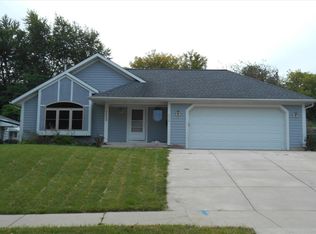 4669 W Crawford Ave, Greenfield, WI 53220