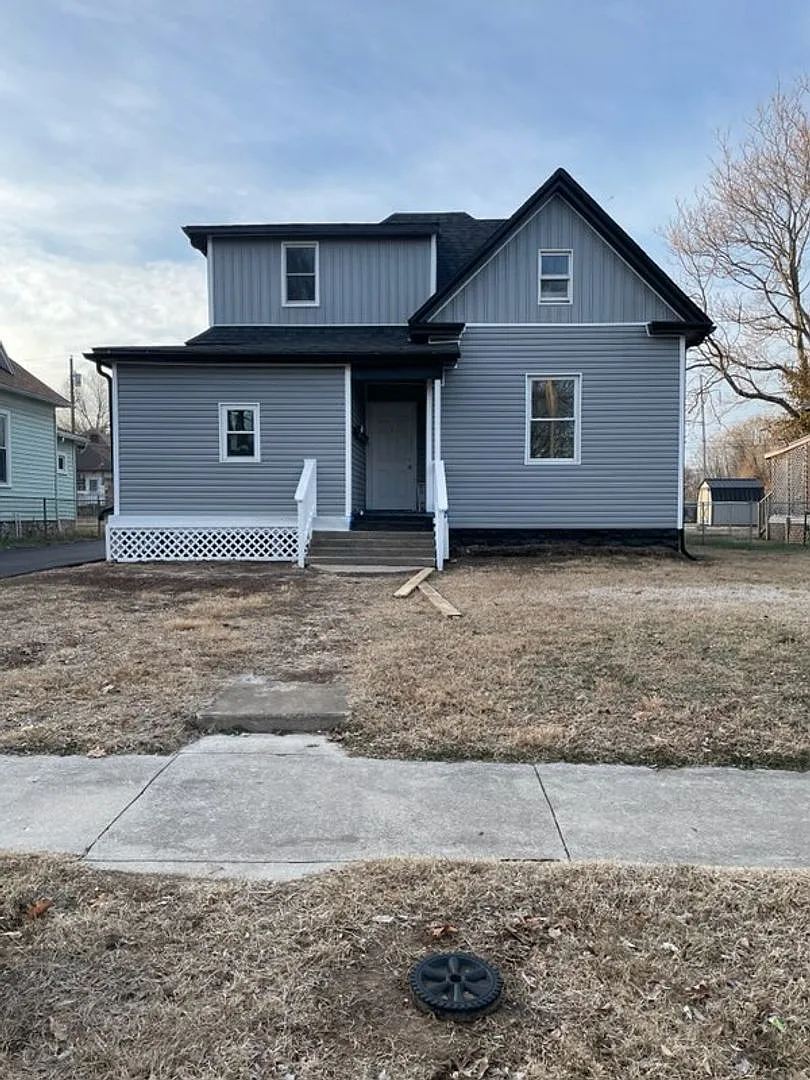 944 W Central St — Photo 2