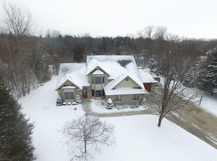 1303 Robin Ln, Racine, WI 53402