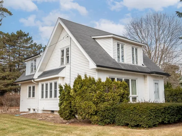 7531 North Lake DRIVE, Fox Point, WI 53217