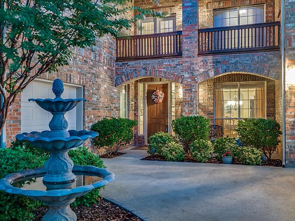 4th image of 4321 Saginaw Ln