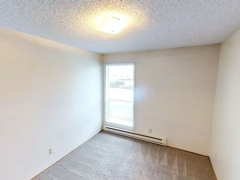 2100 Eldridge Ave — Photo 11