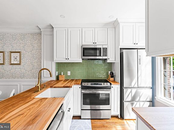 4th image of 621 S Columbus St