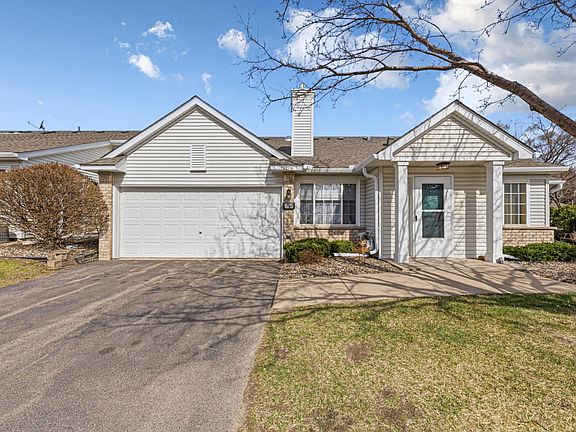 3rd image of 15215 Greenhaven Way