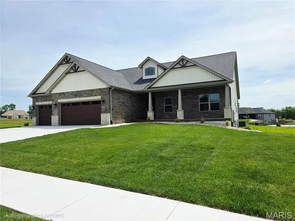 3740 Golfview Cir, Shiloh, IL 62221