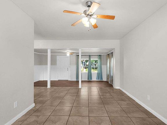 4th image of 213 Hawthorne Cir