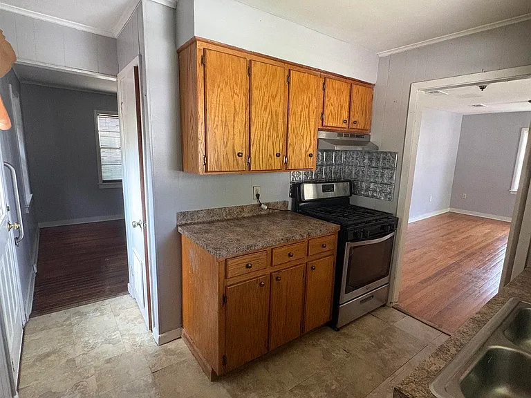 1538 Fig St — Photo 6