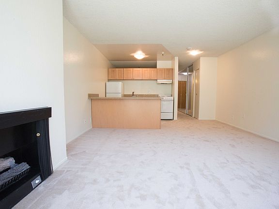 2nd image of 1690 Broadway St #415