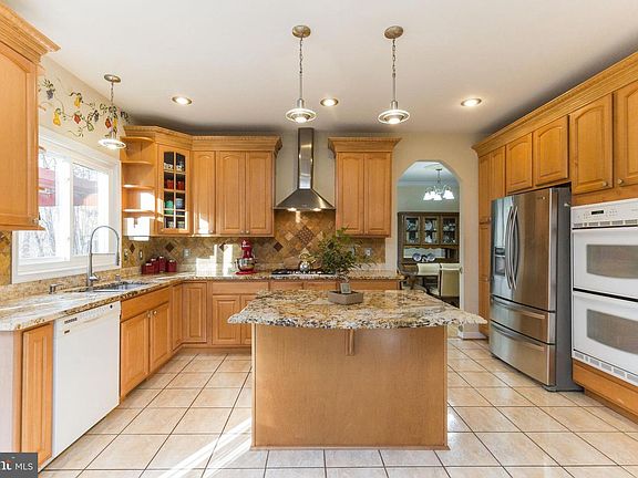 4th image of 15655 Hens Rest Ln