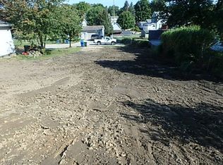 1039 Spring St, Barberton, OH 44203