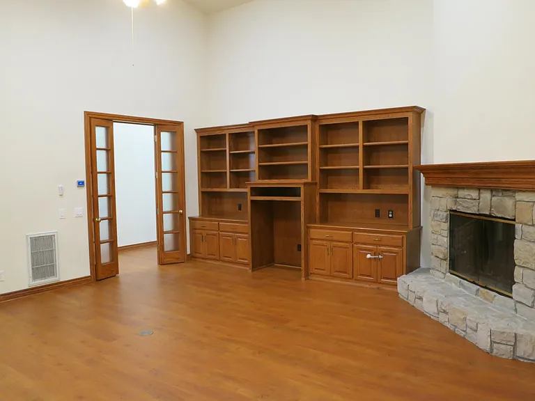 713 Pamela Cir — Photo 21