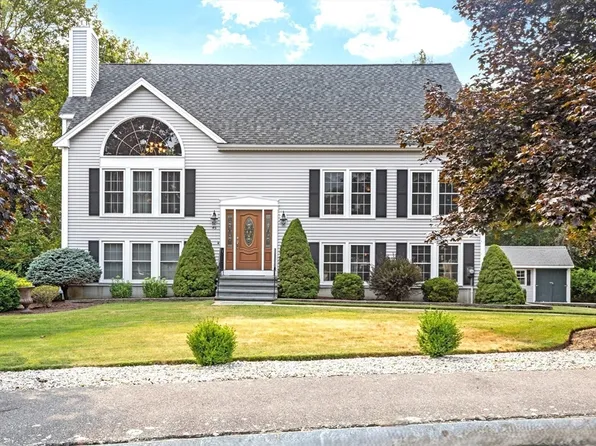 45 Hubbard Ln, Bridgewater, MA 02324