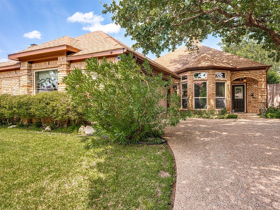 1st image of 608 Crest Ridge Dr